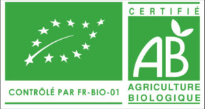 agriculture biologique bio tisane tisanes et baumes aux plantes médicinales cultivées en Bretagne à Kergrist à la ferme Un jardin sauvage par Sacha